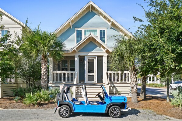 Prominence on 30A with Golf Cart Included - Blue Whale Bungalow