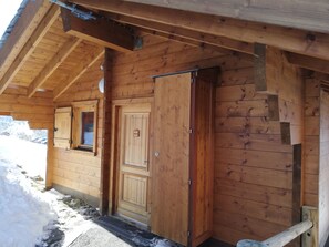 Le chalet (côté entrée)