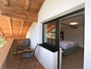 Meubles, Propriété, Bâtiment, Plante, Confort, Bois, Sol, Sol, Fenêtre, Salon