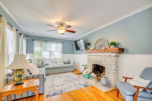 Mount Dora Vacation Rental | 3BR | 2BA | 2 Steps to Enter | 1,400 Sq Ft