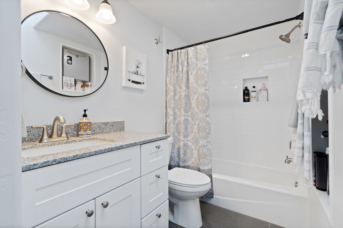 Casita C: Close to downtown-UofA-Restaurants-Cafes-Bars-Museums-Shopping