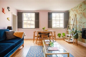 Living Room / Lounge