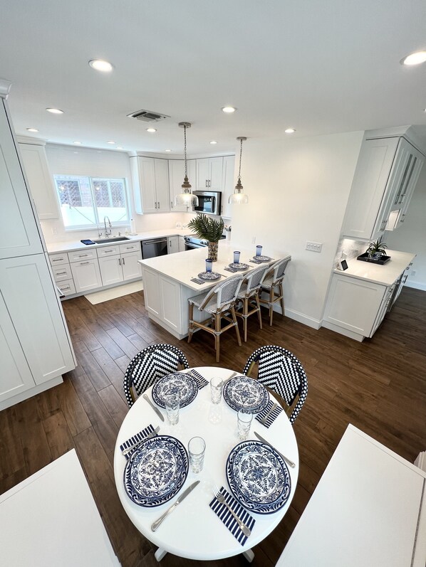 Kitchen/Dining 