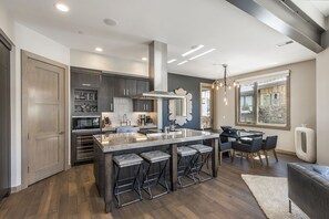 Flooring, Indoors, Room, Building, Kitchen