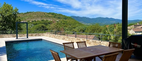terrasse pergolas piscine privée