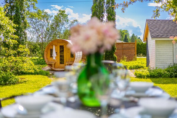 Outdoor dining