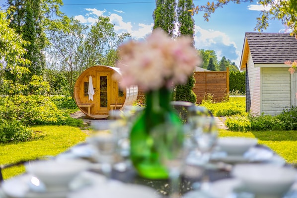 Outdoor dining