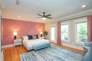 Second Level-Bedroom 3: King Bed w/ en suite Full Bathroom w/ Shower + Smart TV