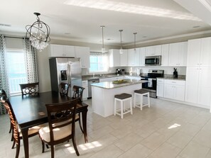 Kitchen & Dining Area