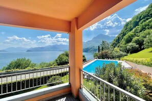 Romantischer Blick auf den Lago di Como von der Terrasse der Wohnung