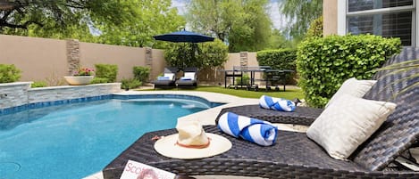 Poolside loungers, pool fountains, Ping Pong, AZ Sunshine and Blue Skies!