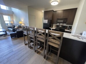 Bright & Modern