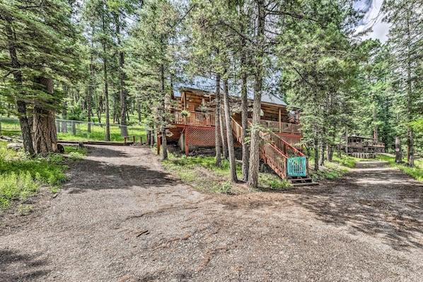Ruidoso Vacation Rental | 2BR | 1.5BA | Stairs Required | 1,200 Sq Ft