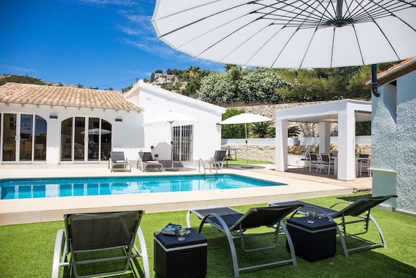 Villa Alegria in Moraira with private pool and sunbeds