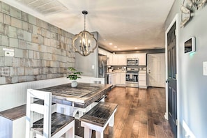 Dining Area | Kitchen