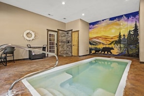 Cub Creek's luxurious indoor pool