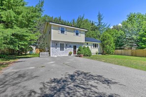 Front Exterior | Parking | Driveway (2 Vehicles)