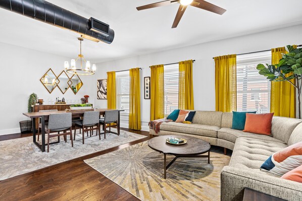 Large open floor plan with combined living room and dining room