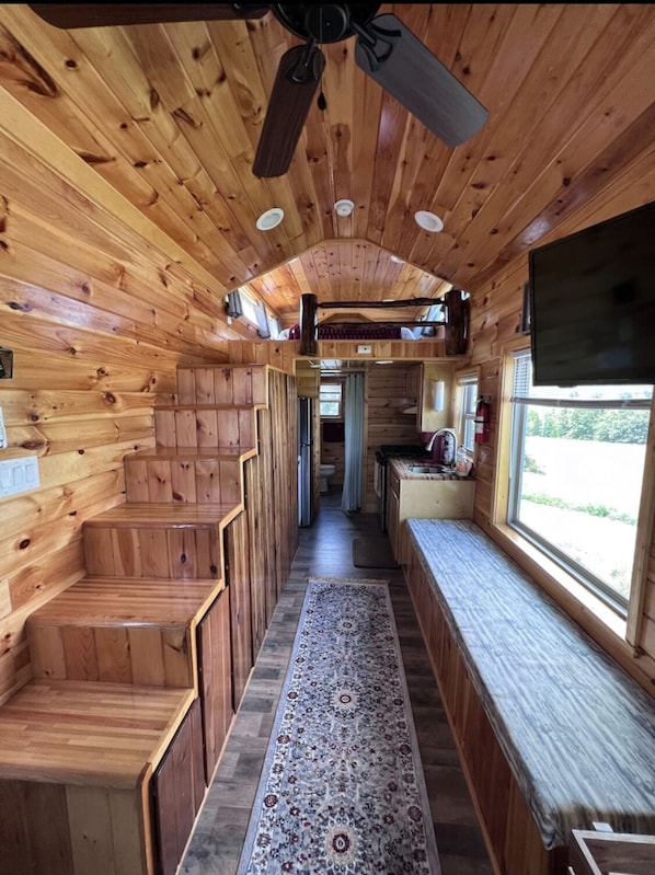 190 square feet of coziness!