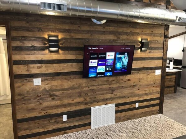 Smart 4k Roku TV