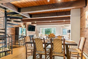 Dining for 6 to enjoy a memorable meal.
