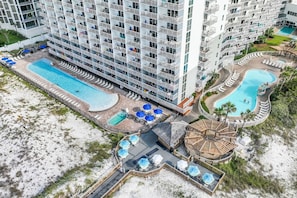 Large resort with all the amenities for a great vacation