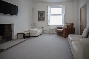 Ty Golau - 3 Bed Holiday Home - Pembroke (12164)