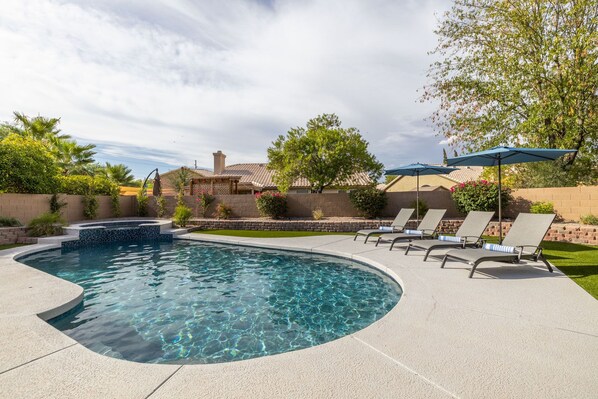 Chandler Tyson - a SkyRun Phoenix Property - Heated Pool and Hot Tub