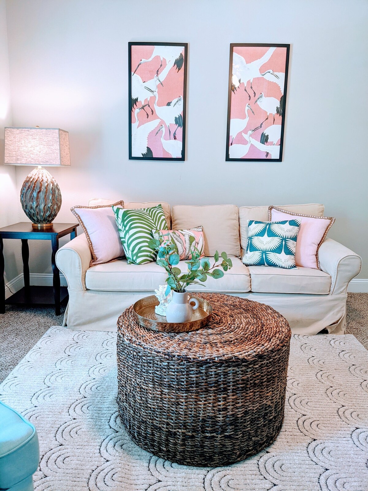 Lovely Coastal 2 Bedroom Gem with Pool