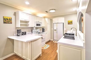 Kitchen | Fully Equipped | Coffee Maker | Dishware/Flatware