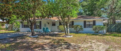 Fort Walton Beach | 4BR | 3BA | 1,750 Sq Ft | Step-Free Access