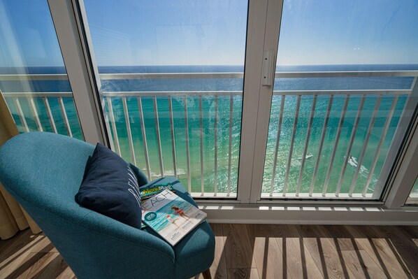 Wake up, sit right down, dream your day away!