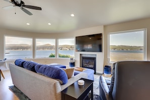 Living Room | Harbor & Bay Views | Smart TV