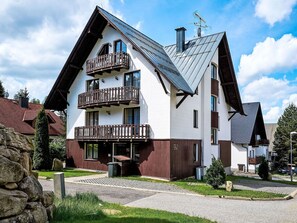 Nuage, Plante, Ciel, Bâtiment, Fenêtre, Maison, Arbre, Chalet, Lot Terre, Zone Rurale