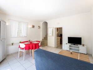 Meubles, Bâtiment, Table, Bois, Design Intérieur, Salle, Confort, Salon, Maison, Porte