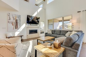 Living Room | 1st Floor | Central Heating