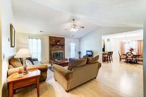 This home has an open floor plan with high ceilings.