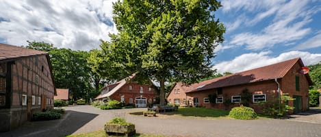 Unser Hof, rechts befindet sich die Ferienwohnung