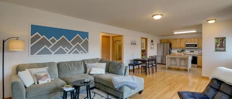 Port Angeles Vacation Rental | 2BR | 1BA | 1,015 Sq Ft | Stairs Required