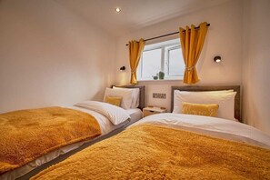 The Bach, Beadnell - Host & Stay