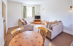 Martinmas Cottage, Sewerby - Host & Stay