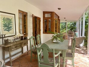 Outdoor dining