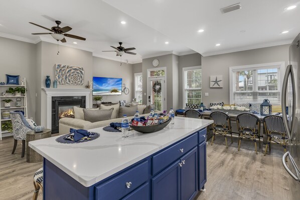This recently remodeled, well-decorated home in the quiet, convenient Emerald Waters community has new furniture, Smart TVs, and easy access to TWO community pools and the beach!