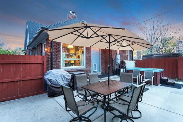 Outdoor dining