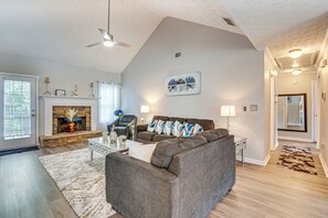 Living Room | Free WiFi | Central A/C | Open Floor Plan