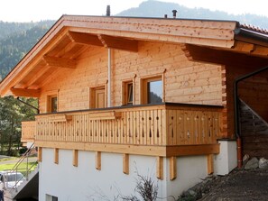 Haus, Eigentum, Gebäude, Holz, Dach, Abstellgleis, Hütte, Blockhaus, Zuhause, Balkon