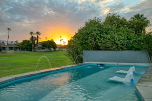 Catch incredible sunsets from the pool's shalow sun shelf! (Quinta Blue)
