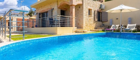 Beautiful villa with private pool and terrace with views