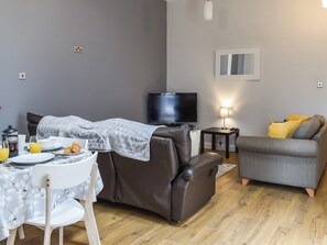 Living room/dining room | Seion Villa, Blaenau Ffestiniog