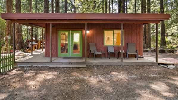Joy Cottage - Lead 30